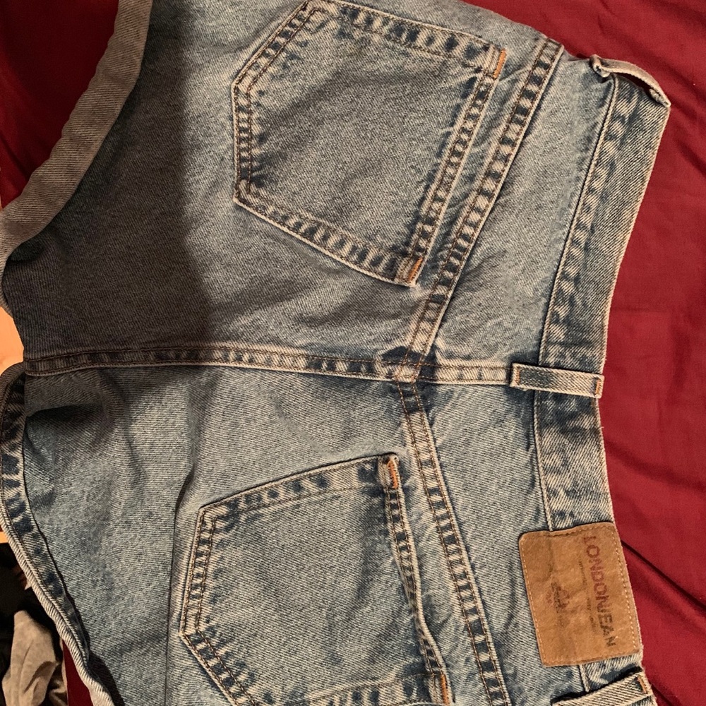 High waisted shorts! - Picture 2 of 4